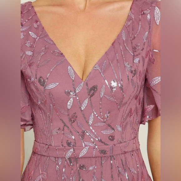 Elegant Dress - Picture 2 of 5